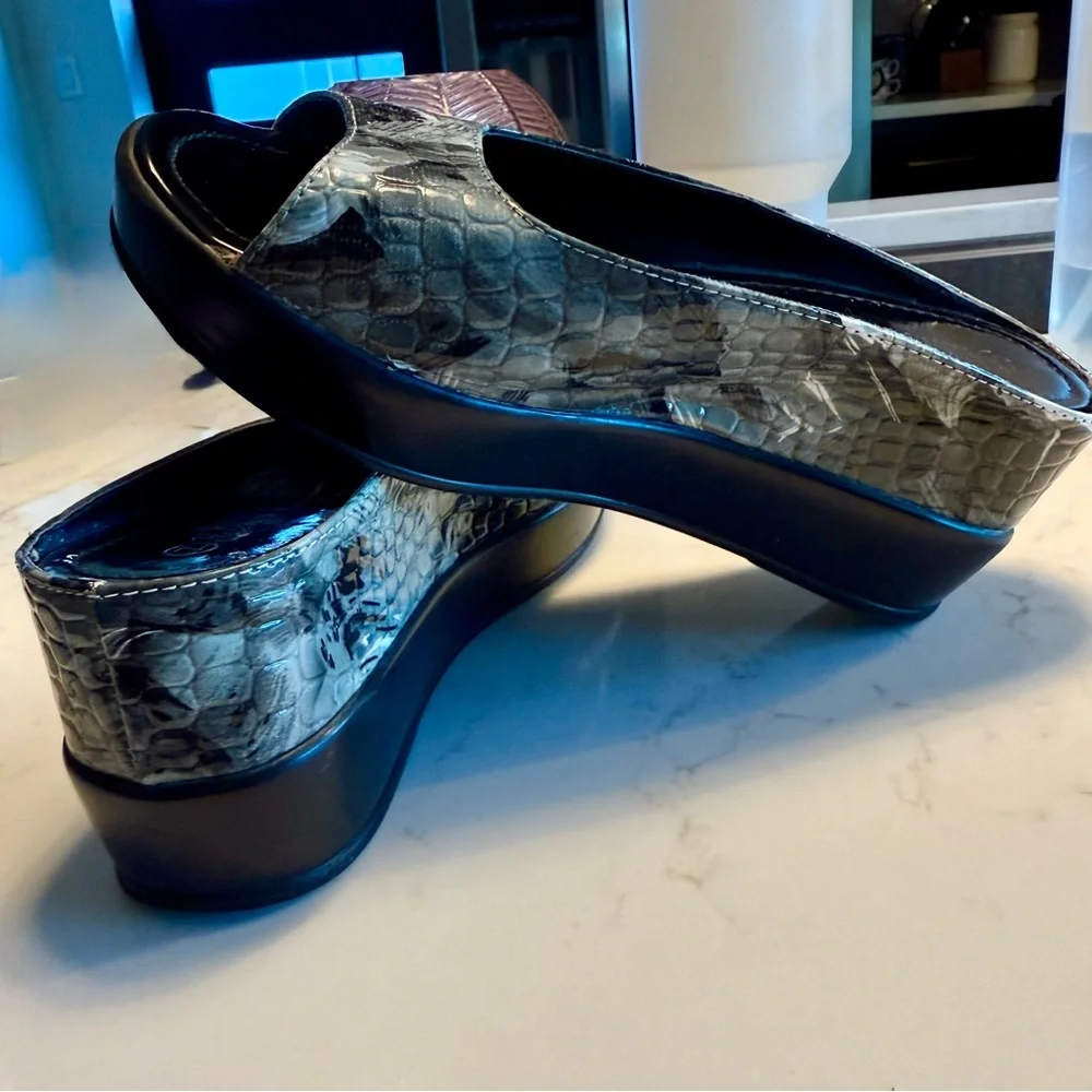 5 for $25!! Helen’s Heart Platform Wedges / Box Exceptional Condition